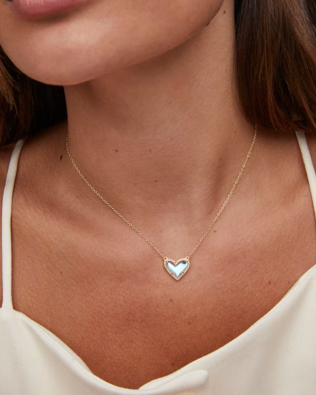 Kendra Scott Ari Heart Pendant Necklace in Gold - Dichroic Glass