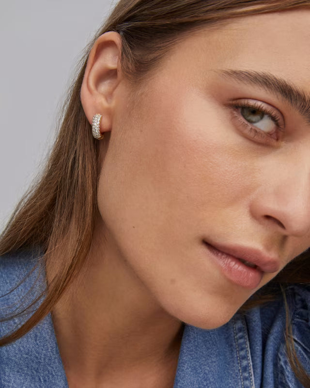 Kendra Scott Mikki Pave Huggie Earrings in Gold - Gold