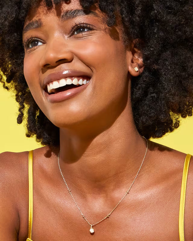 Kendra Scott Nola Pendant Necklace in Gold - Iridescent Drusy