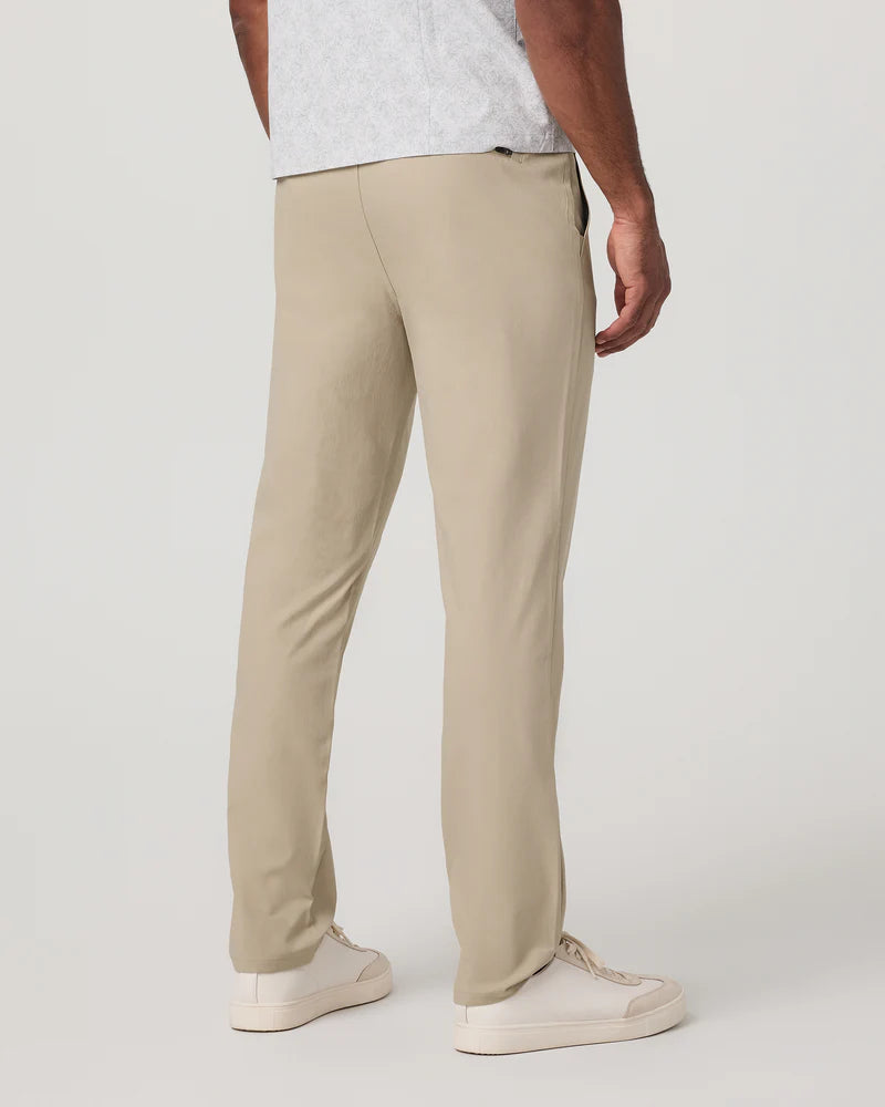 Vuori Men's Cascade Tech Chino Pant